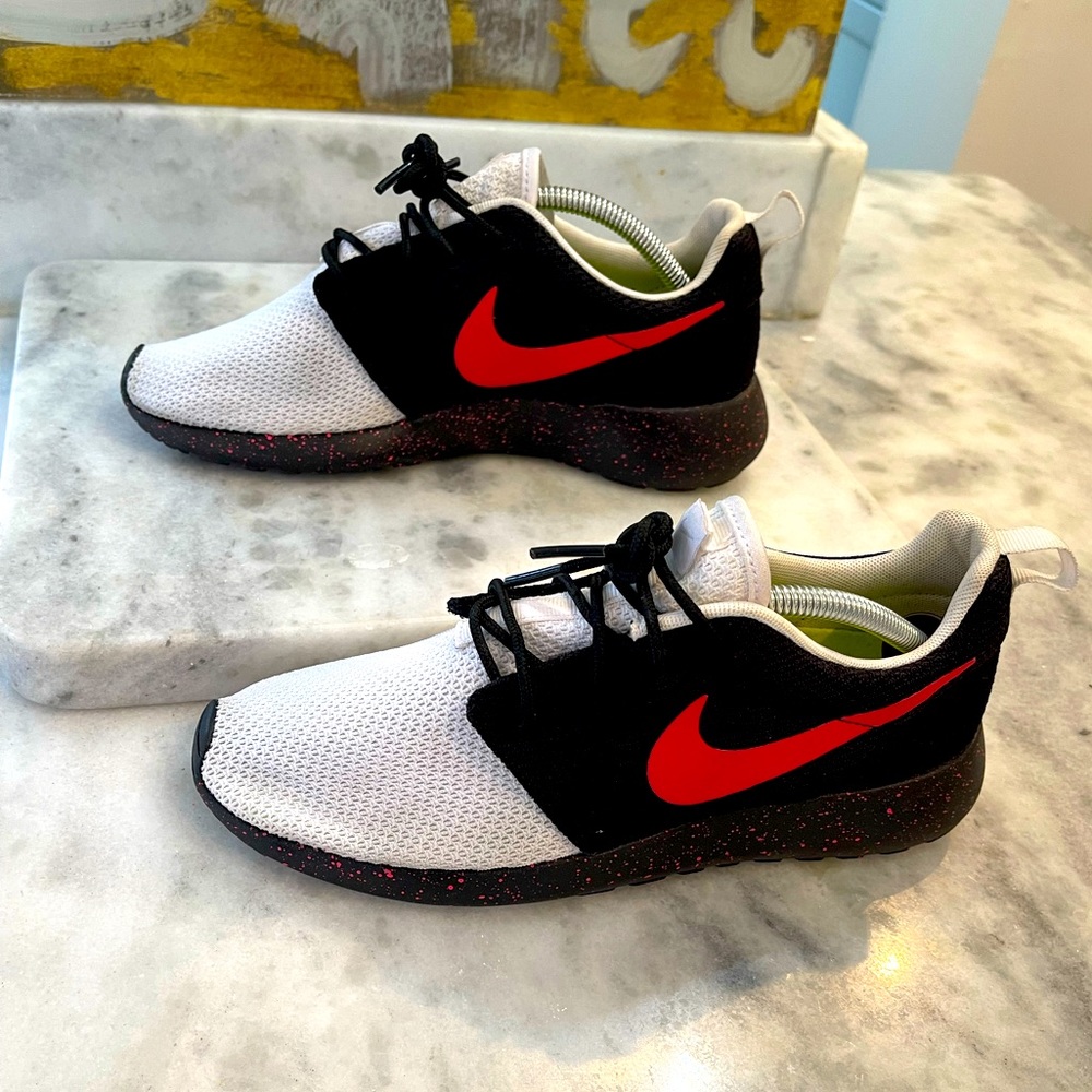 NikeID Roshe Run Custom Red White & Black, Women’s size 7